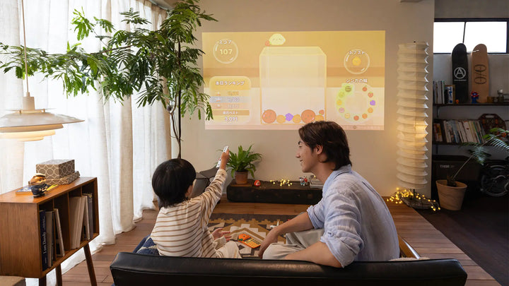 短焦点プロジェクターなら狭い部屋でも大画面｜距離や置き方、メリット解説
